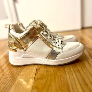 Michael Kors Georgie Canvas Gold Silver Mirror Wedge Sneakers Size 7.5